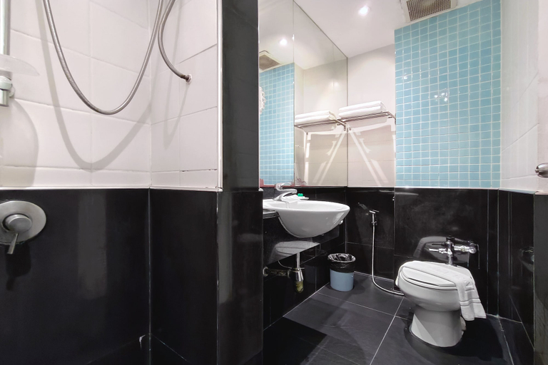 Bathroom 5, Ten Stars Inn Pratunam Hotel, Ratchathewi