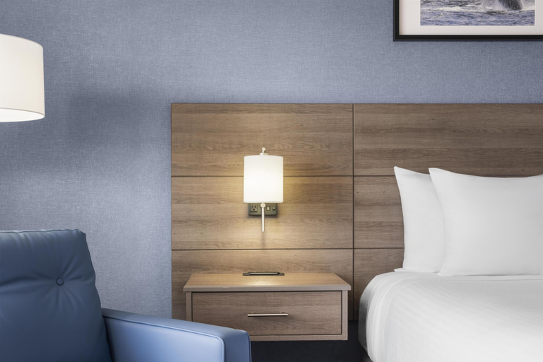 Bedroom 4, Anchor Inn & Suites, BW Signature Collection, Comox-Strathcona
