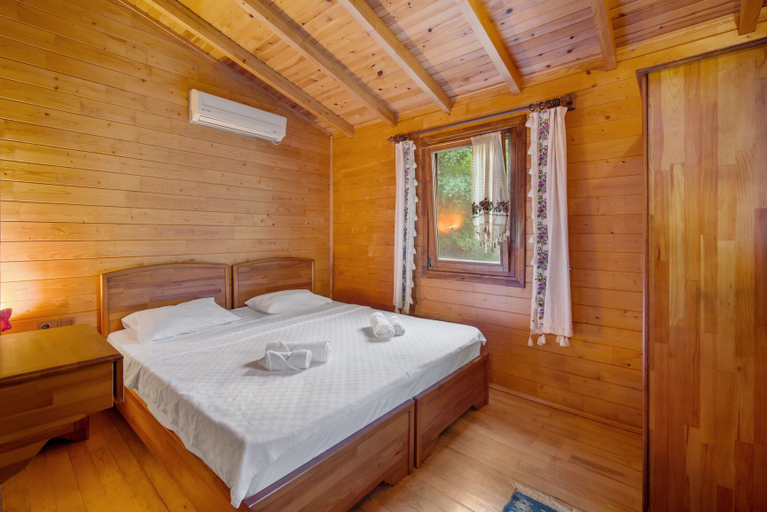 Bedroom 3, HAYITBÜKÜ AHŞAPEVLERİ, Datça