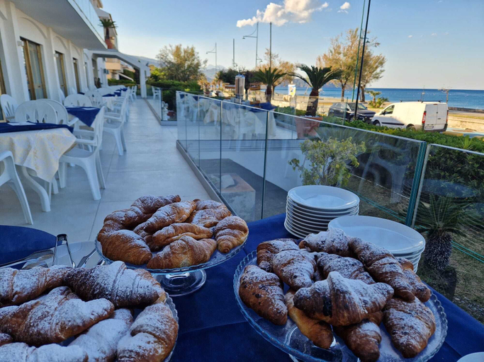 Food & Drinks 5, Hotel Harmony, Cosenza