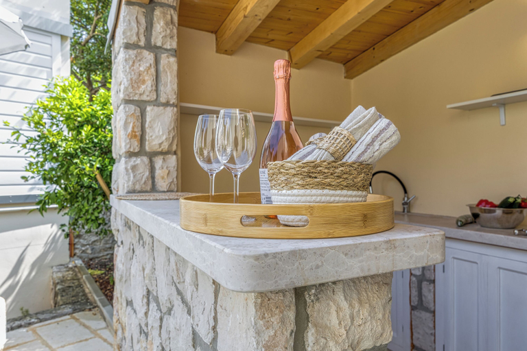Property grounds, Island Villa Alba with Terrace & Grill - Happy Rentals, Mali Lošinj