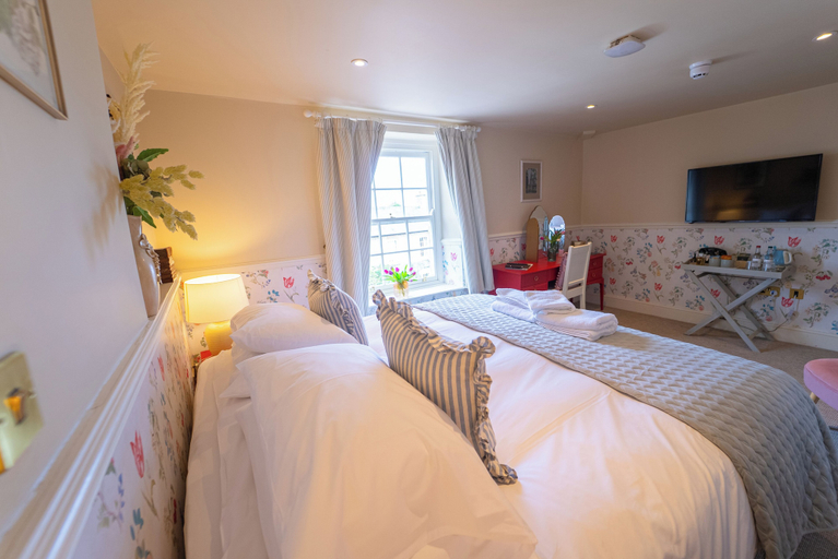 Bedroom 2, The Market Tavern, Oxfordshire