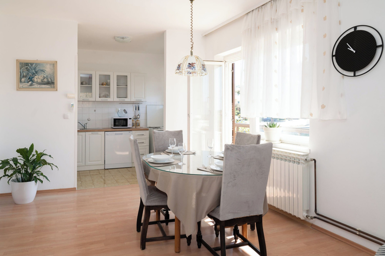 Dining, Spacious 2 Bedroom Apartment With Balcony, Šibenik