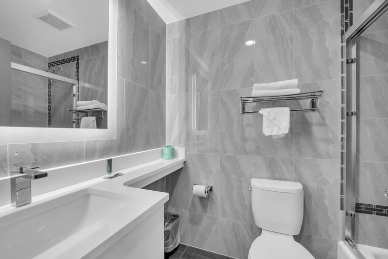 Bathroom 4, Hotel The Villa, New York