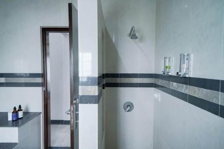 Bathroom 4, The Lavana Villa Kubu D'Bedugul (2 Bedroom Villa), Tabanan