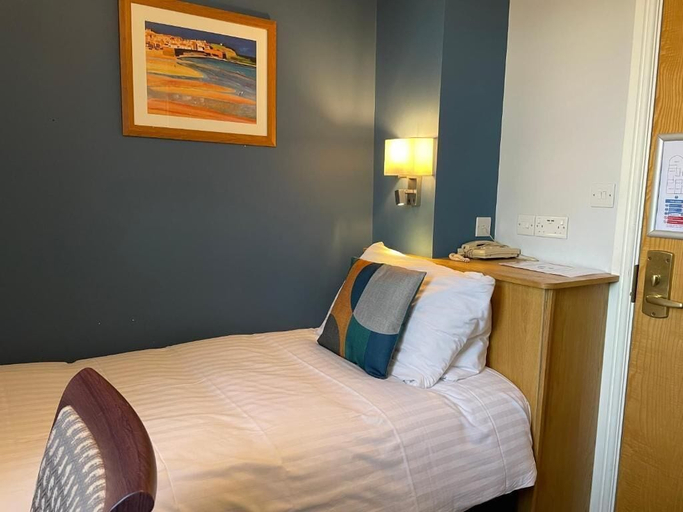 Bedroom 3, Manor Hotel, Devon