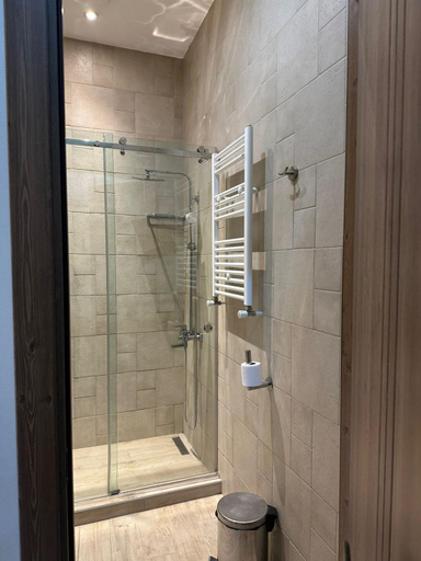 Bathroom 5, Dvali, Tbilisi