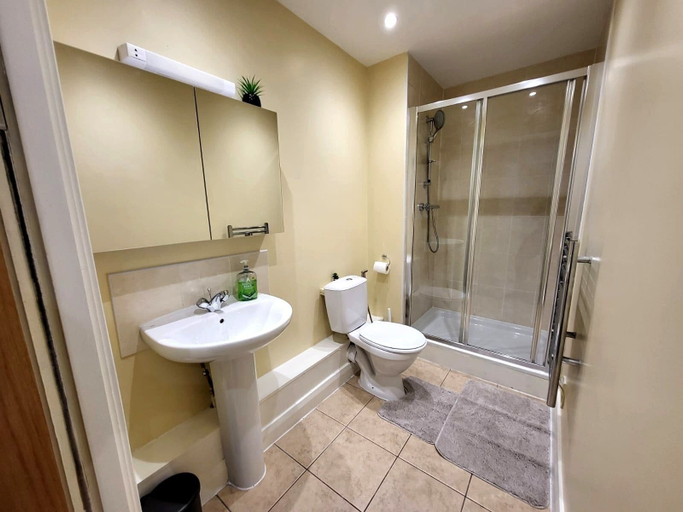 Bathroom, Central Garden Apartments Liverpool, Sefton