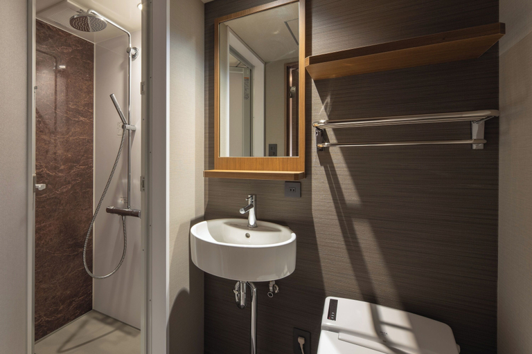 Bathroom 4, New Osaka Hotel, Osaka