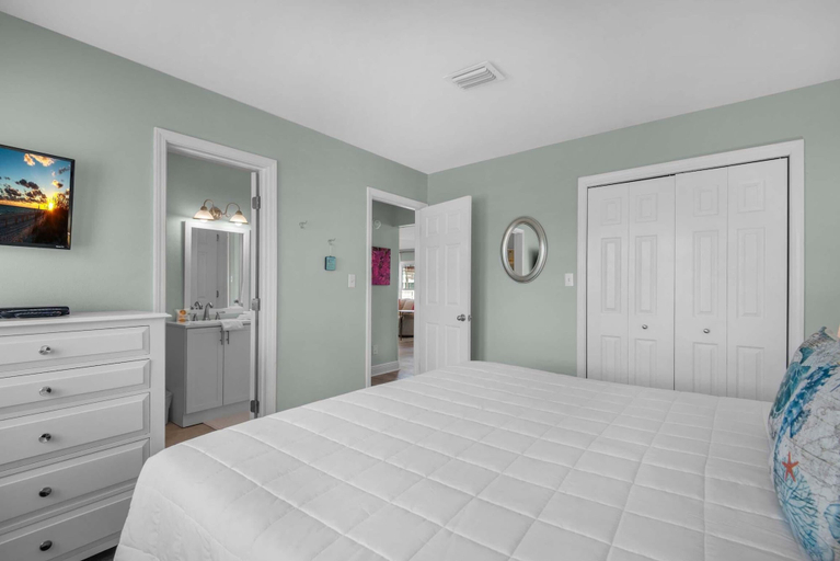 Bedroom 3, Beachview 102 - Flaming Sunrise, Escambia