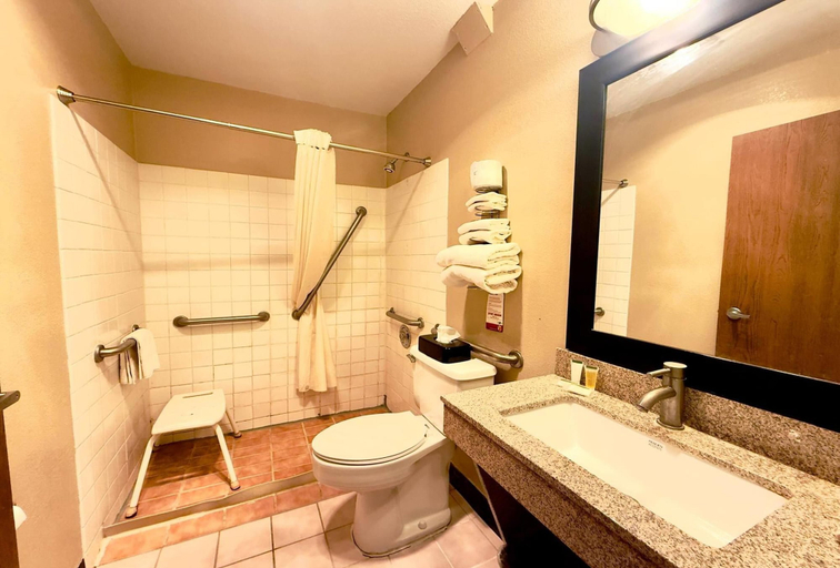 Bathroom 5, Super 8 by Wyndham Melrose, Stearns