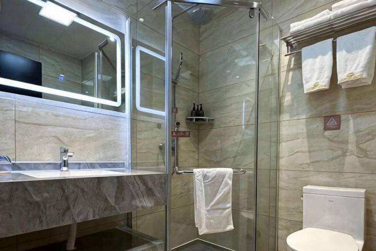 Bathroom 3, Vienna Classic Hotel (Fuzhou Changle Langqiao Hotel), Fuzhou