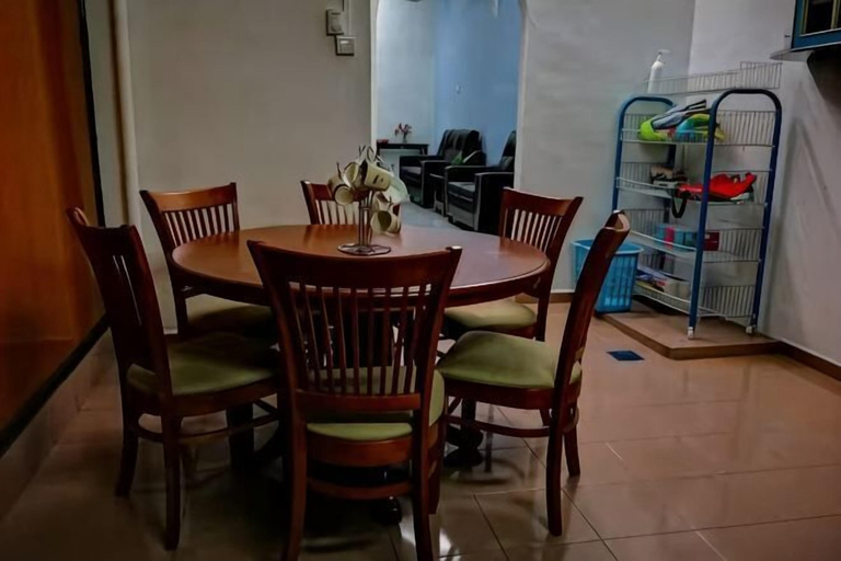 Room 2, 63 Guesthouse, Muar