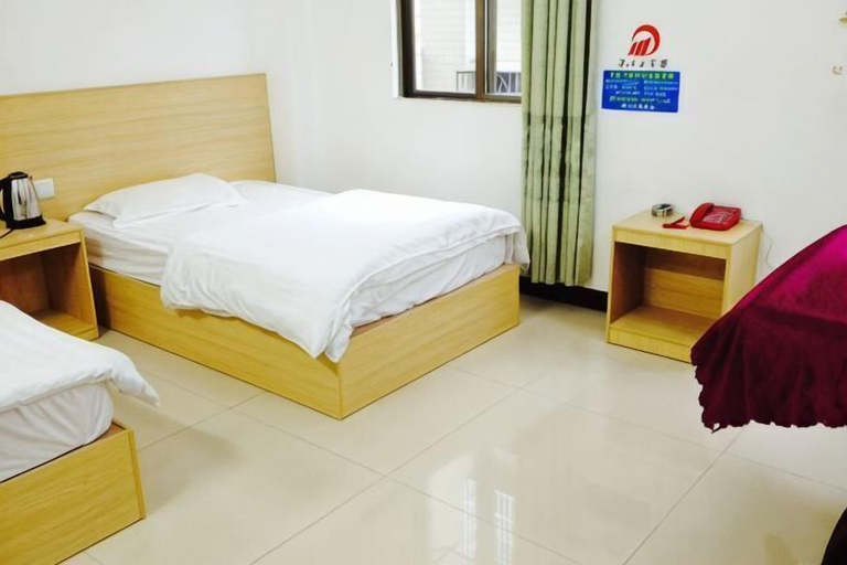 Bedroom 1, Gaozhou Yanjiang San Hotel, Maoming