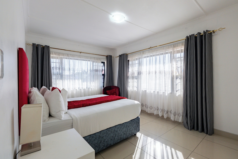 Bedroom 4, Safi Self-Catering Suites, Buffalo City