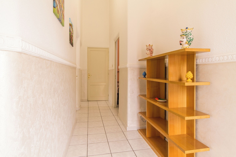 Interior 5, Sicula home in the city center, Catania
