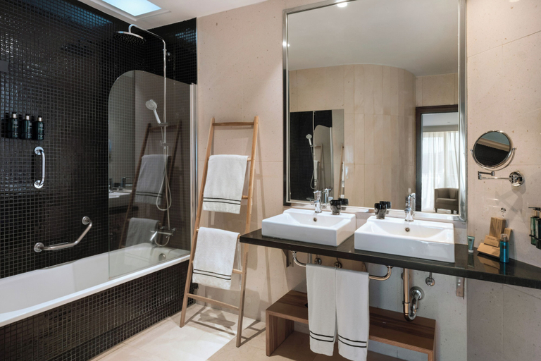 Bathroom 5, Melia Maria Pita, A Coruña