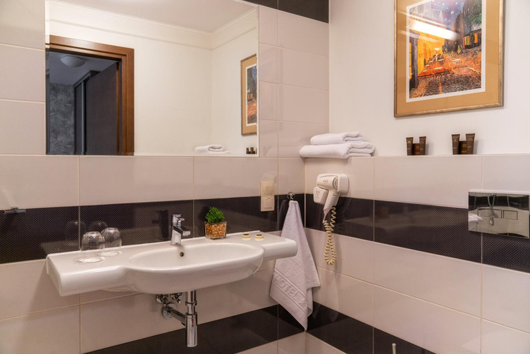Bathroom 3, Korona Hotel, Ostrołęka City