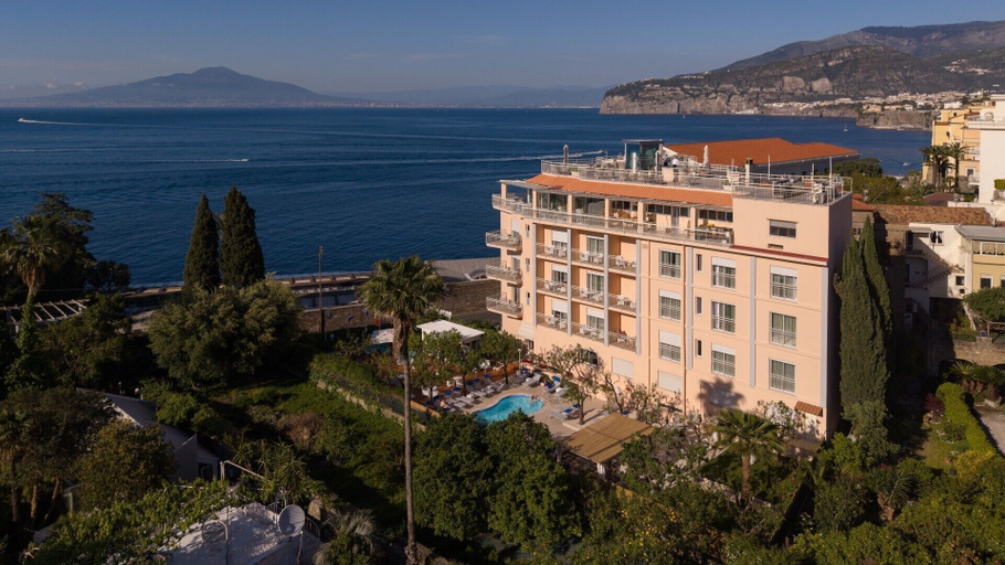 Exterior & Views 2, Hotel Regina Sorrento, Napoli