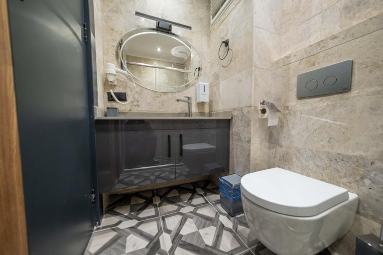 Bathroom 3, Ornella Hotel, Edremit