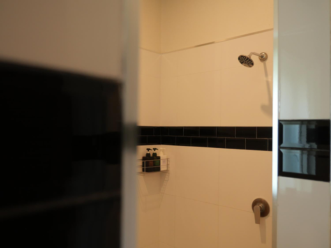 Bathroom 5, Royal River kwai Resort & Spa, Muang Kanchanaburi