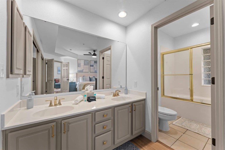 Bathroom 3, Birdies View Golf View Patio, Taney
