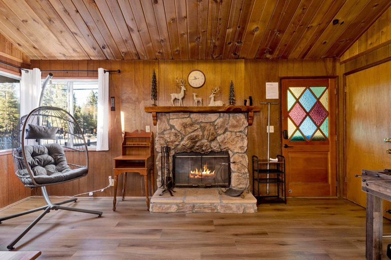 Interior 4, Bernhardt Brown Bungalow #2583, San Bernardino