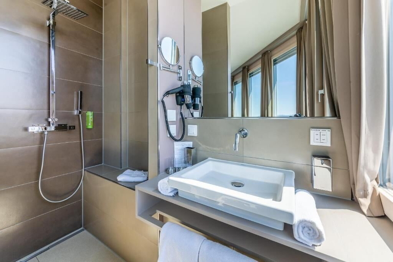 Bathroom 2, aquaTurm Hotel GmbH, Konstanz