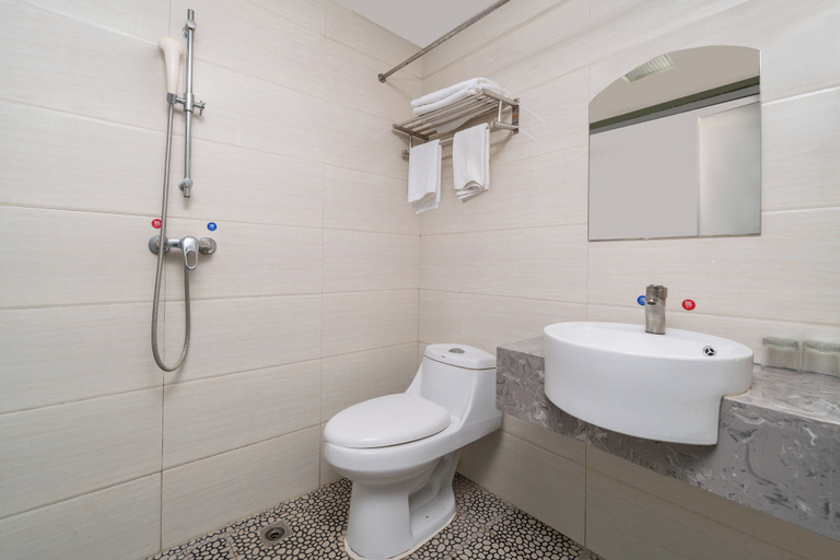 Bathroom 2, Guangzhou Meihua Hotel, Guangzhou