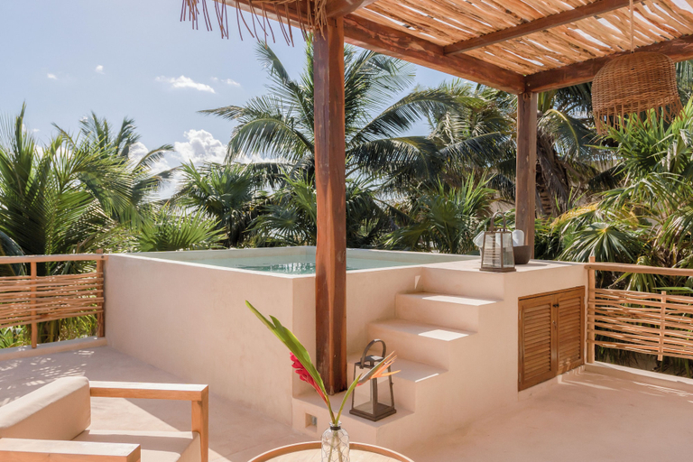 Outdoor pool, Best-Located Beach Suite with pool., Cozumel