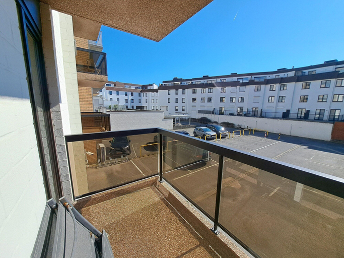 Balcony, Sunny Coastal Apartment for 6, West-Vlaanderen