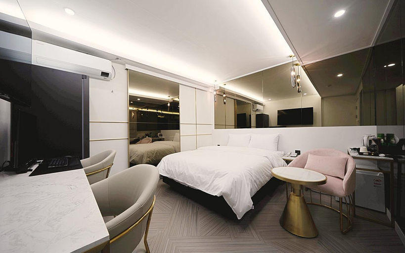 Bedroom 3, Pohang Daejam-dong Rich Hotel, Pohang