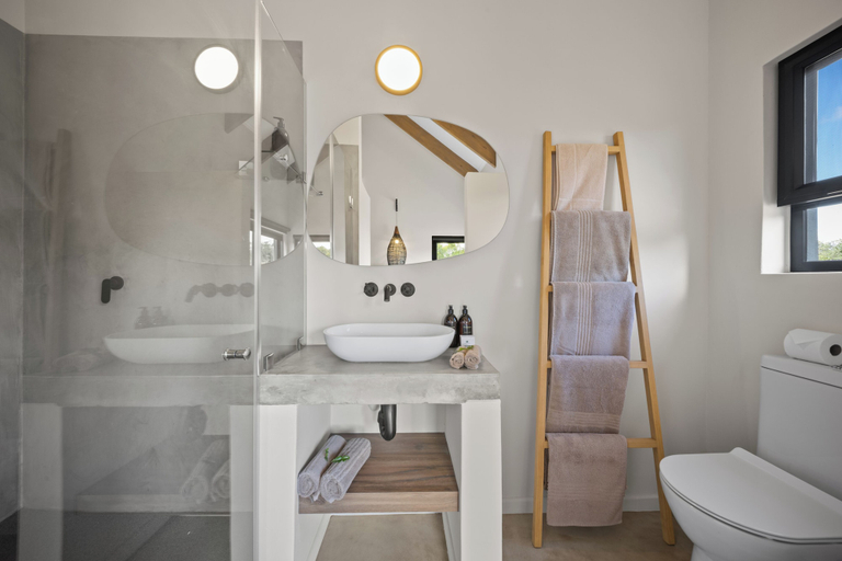 Bathroom 4, Kimbilia Luxury Villa, Mopani