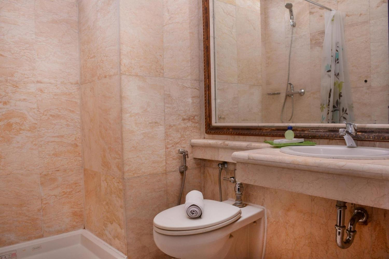 Bathroom 3, Quds Royal Hotel, Surabaya