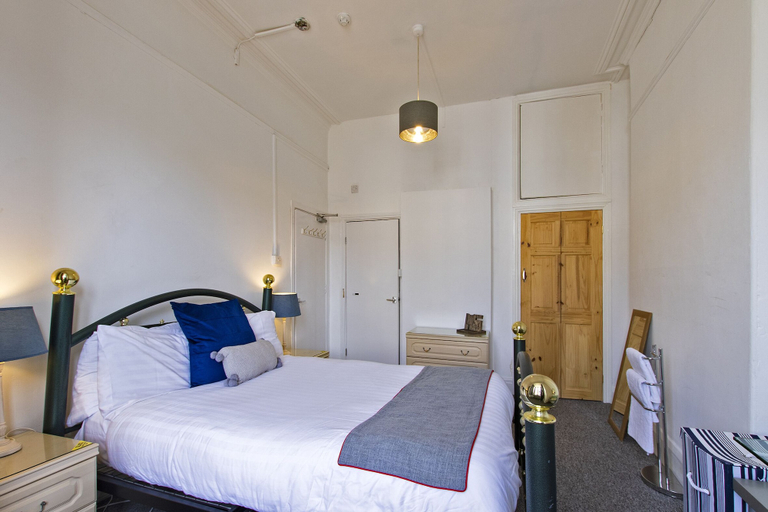Bedroom 2, Montague House, Conwy