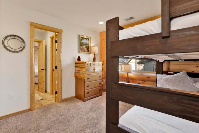 Room 4, Morning Star Retreat #2602, San Bernardino