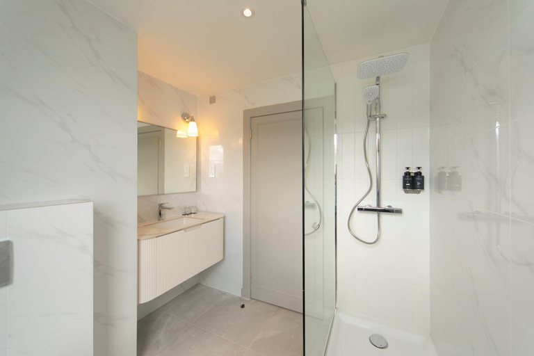 Bathroom 3, The Lochalsh Hotel - Isle of Skye, Highland