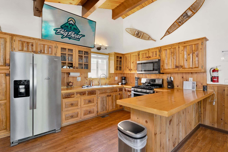 Private kitchen 5, 2655 - Highland Hideout, San Bernardino