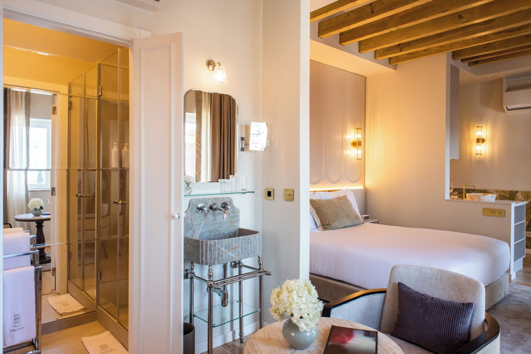Room 5, Villa Dorothea, Lisbon
