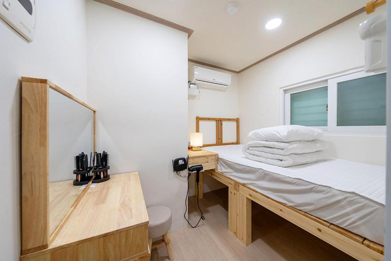 Bedroom 4, Jeju Visitor Guesthouse, Jeju