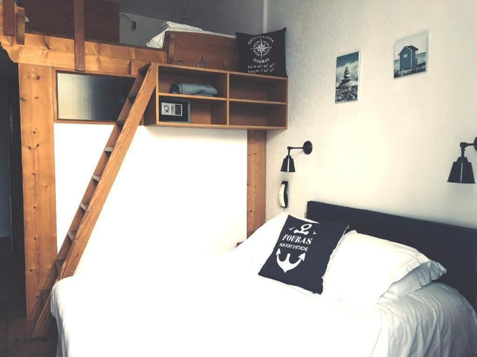 Room 5, Hôtel Le Galet Bleu, Charente-Maritime