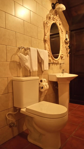 Bathroom 4, Hotel Genessis, Antigua Guatemala