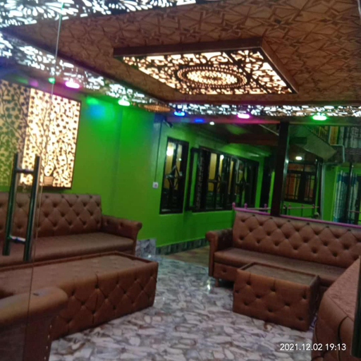 Others 3, HOTEl momin, Srinagar