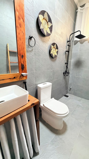 Bathroom 2, Zanziland Apartments, Kaskazini 'B'