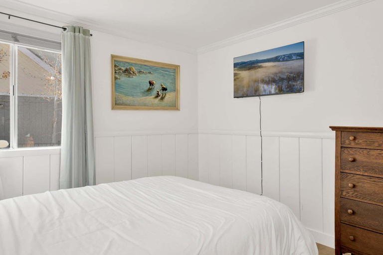 Room 5, 2590-round Rock Lodge, San Bernardino