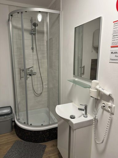 Bathroom 5, Room-Pauli, Hamburg