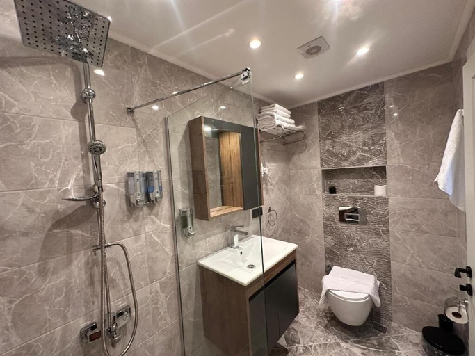 Bathroom 4, Çeşme Güzel Life, Çeşme