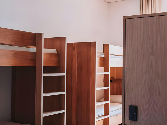 Bedroom, Montreux Youth Hostel, Pays-d'Enhaut