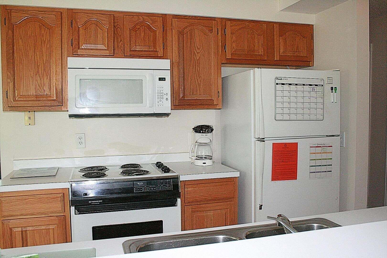 Private kitchen 5, 104m 1 Bedroom Condo, Brunswick