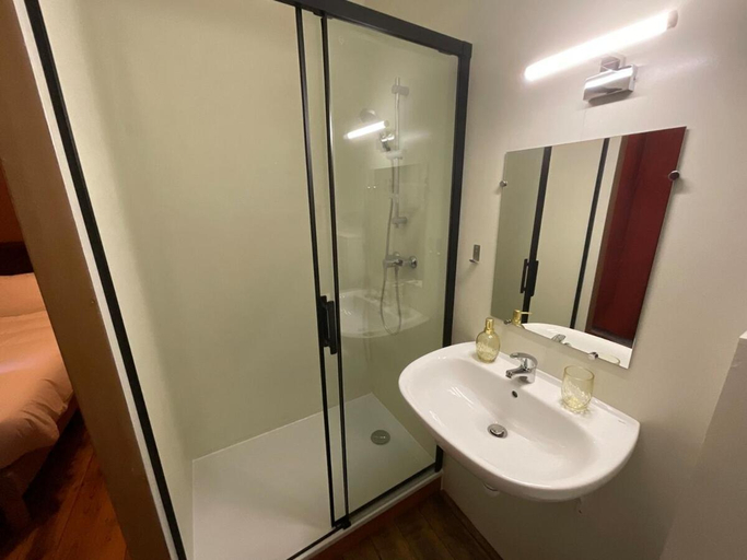 Bathroom 5, TAVARN TY GAR, Morbihan